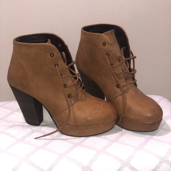 Steve Madden platform bootie . New never worn - Picture 2 of 2